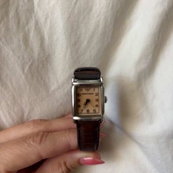 Vintage women's Armani watch classic 90's chic - Picture 5 of 7